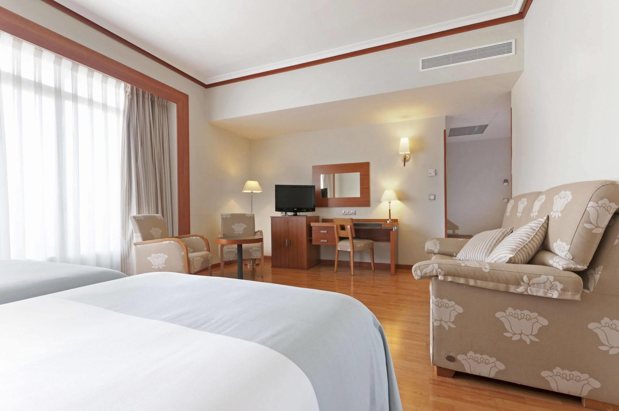 فندق فندق مدريد بلازا دي أسبانيا تدار بواسطة ميليا الغرفة الصورة
